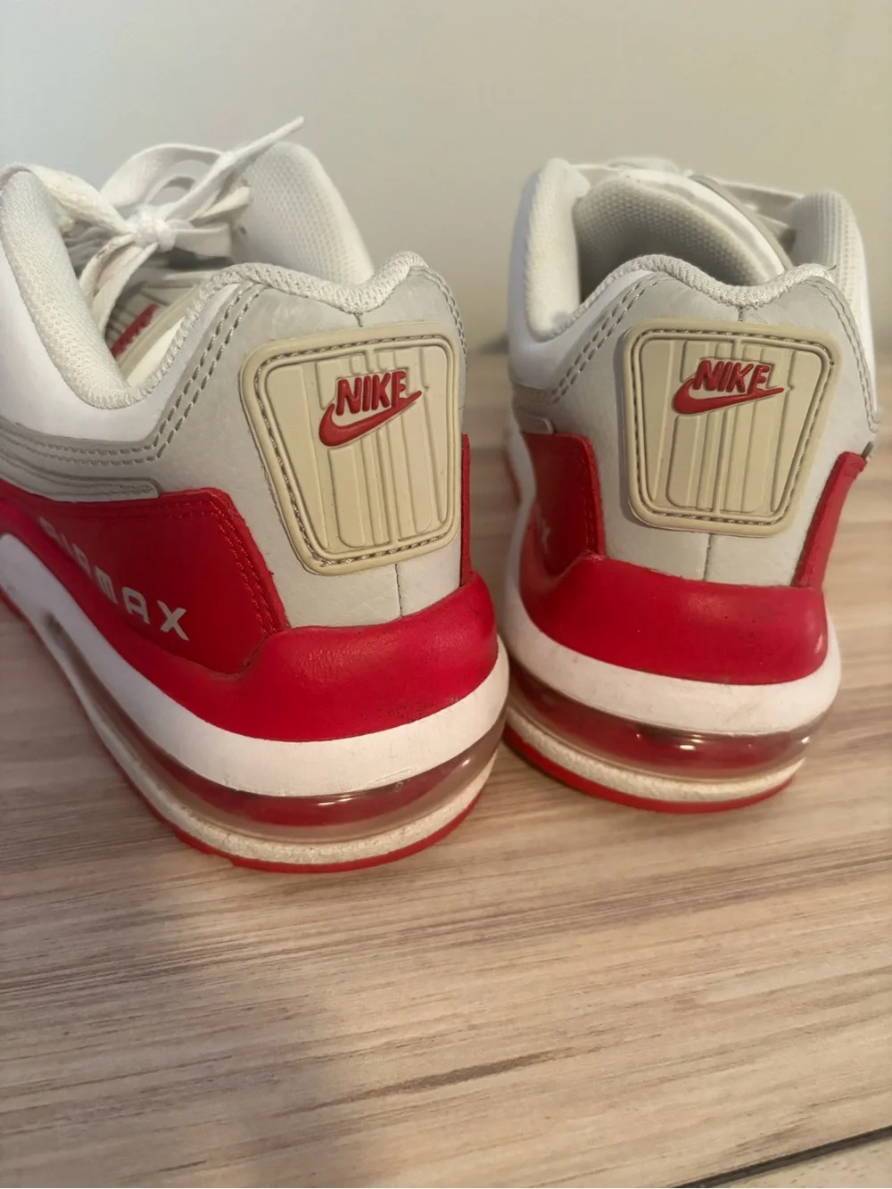 Nike White and Red Air Max Low-Top Sneakers - Picture 4 of 4